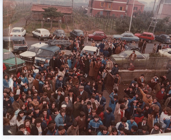 CIAMPINO RICORDI. INAUGURAZIONE AMPLIAMENTO SCUOLA MEDIA VIALE KENNEDY. NOTATE QUALCHE DISCREPANZA?