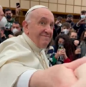 LA FONDAZIONE SAPIENTIA MUNDI ALL’UDIENZA DI PAPA FRANCESCO PER LA CANDELORA