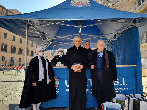 AL GAZEBO UNITALSI LA FONDAZIONE SAPIENTIA MUNDI